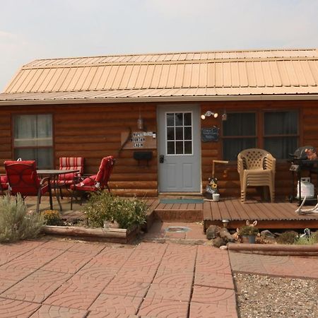 Wapiti Mountain Cabins Exterior photo