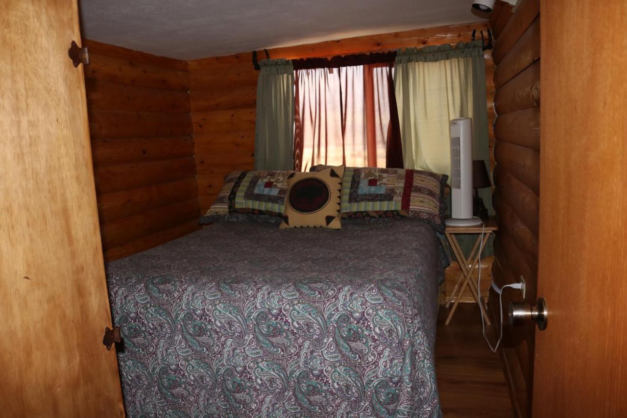 Wapiti Mountain Cabins Exterior photo
